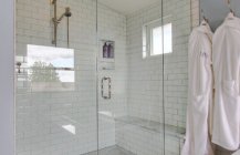 Идеальный дизайн ванной комнаты с самодельной душевой кабиной