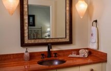 Фотография ванной комнаты с зеркалом