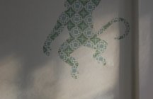 Обезьяна нарисованная на стене